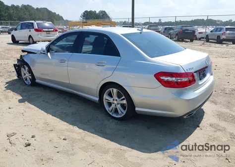 2013 Mercedes-Benz E 350 z USA, uszkodzony, nr VIN WDDHF5KB3DA767778